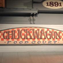 Chuchwagon_food_court_2