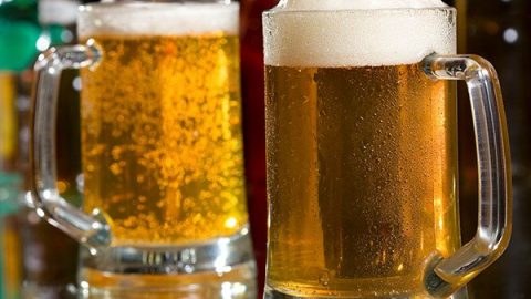 two beer mugs six flags